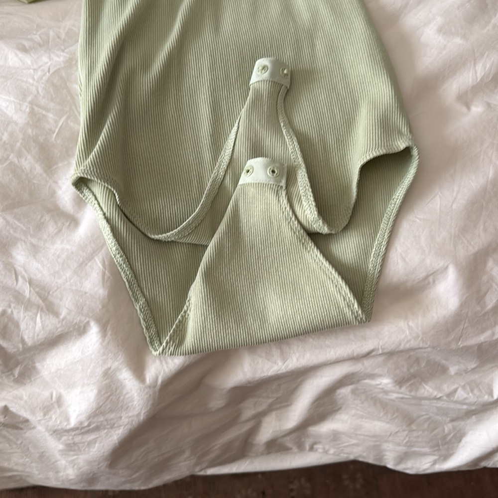 Zara ruffle sleeve mint green bodysuit small - Picture 3 of 3